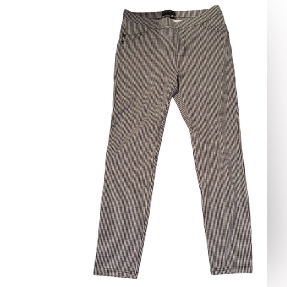 Sanctuary Woman’s Black and White Houndstooth Legging Pant. Size Large